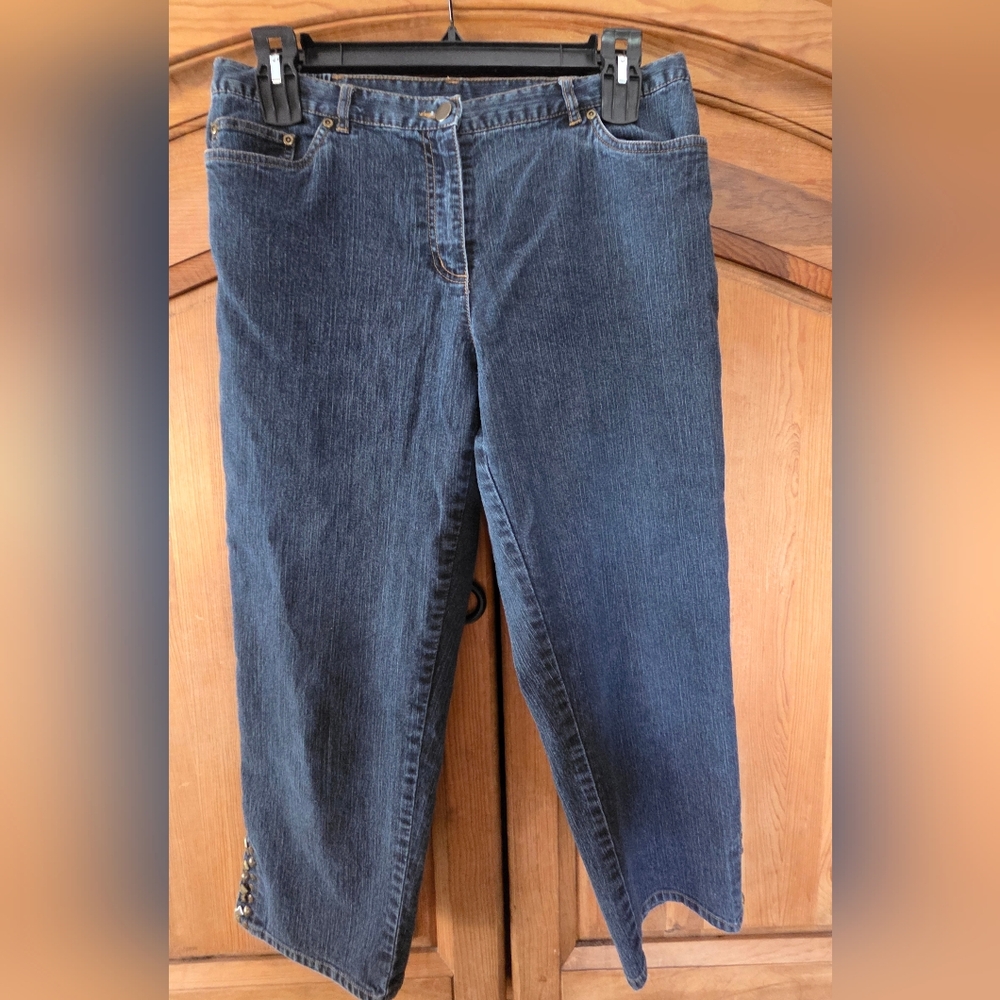 Women's Sz 12 Blue Denim Capri Pants Stretch Leg Accents 33”x 24”Lark Lane